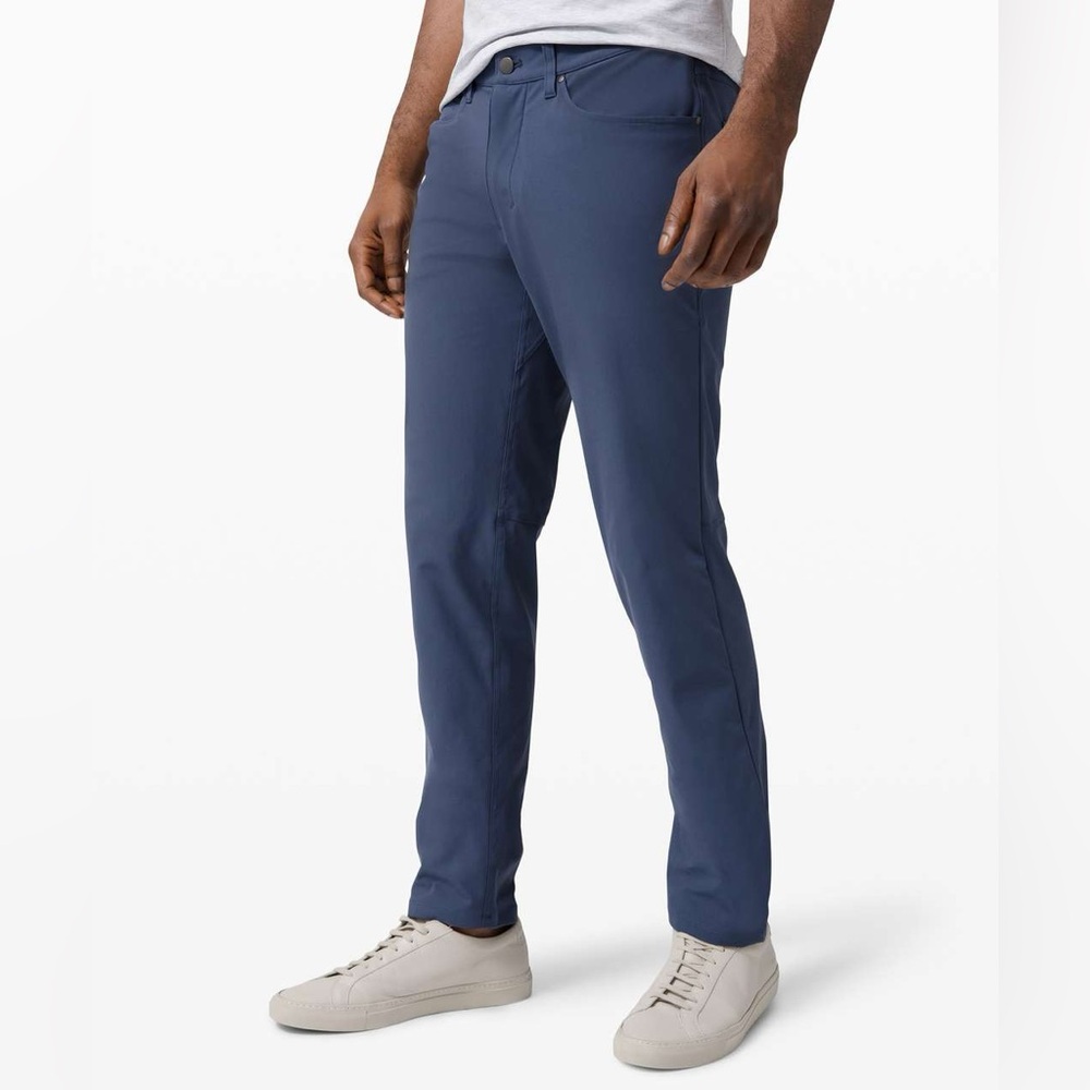lululemon athletica Men's Slim Straight Pants in Navy
